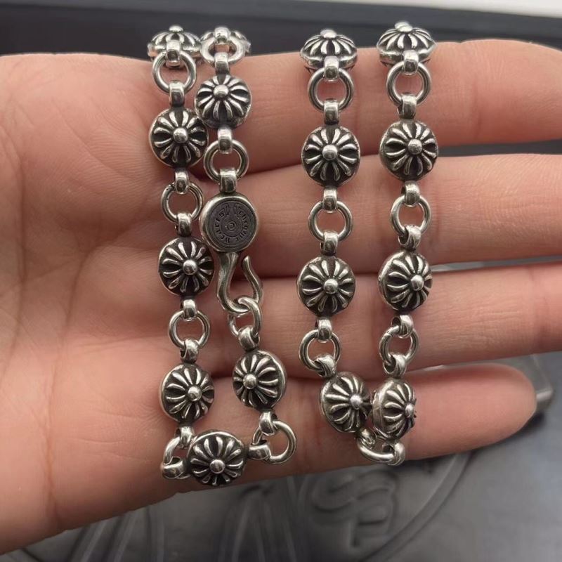 Ch*0me He**ts necklaces